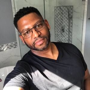 Meet your Posher, Dennis